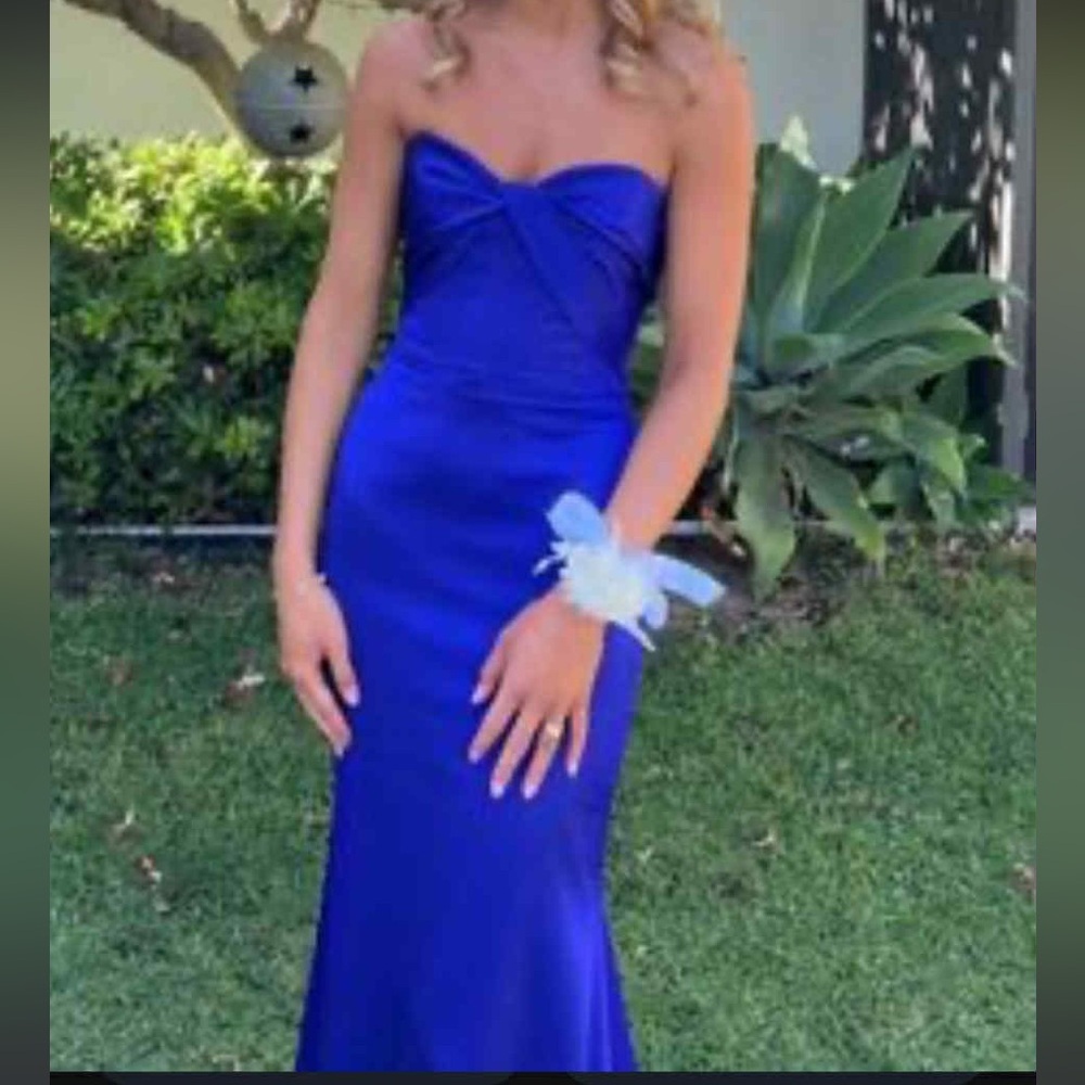 Elegant Blue Strapless Evening Dress